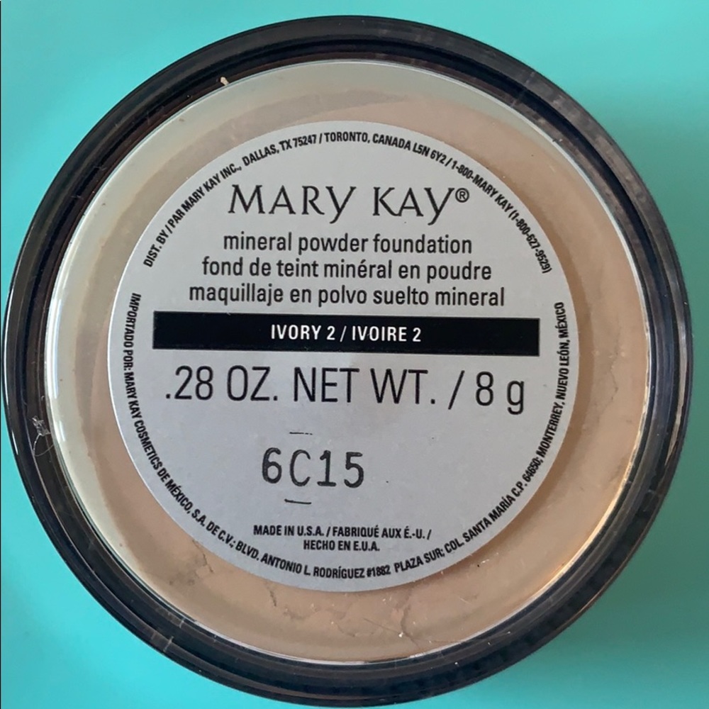 Mary Kay mineral powder foundation in ivory 2